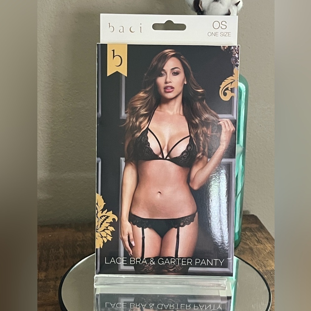 Baci Black Lace Bra & Garter Panty Set, new!